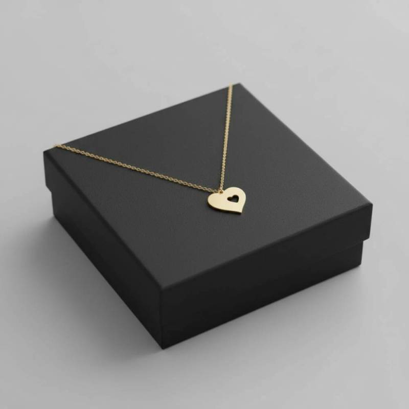 Halskette mit Anhänger