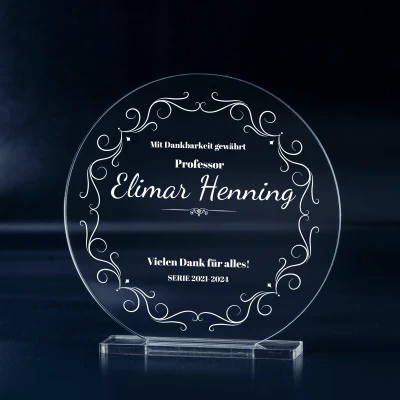 Personalisierte Trophäe - Übergabe an den Lehrer