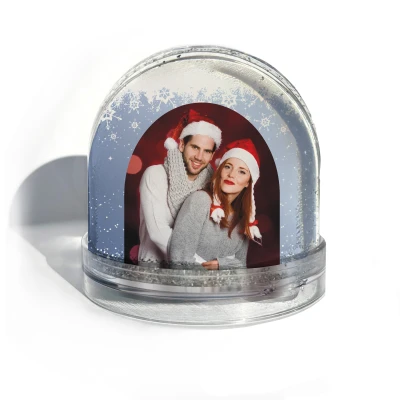 Personalisierte Schneekugel – Im Herzen des Winters