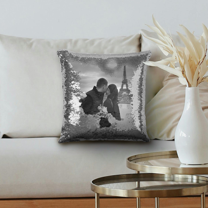Personalisiertes Kissen mit Pailletten – Schwarz-Weiß
