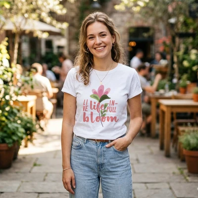 Personalisierte T-Shirt – Blütenzauber