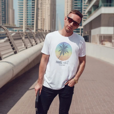 Personalisierte T-Shirt - Reise-Süchtiger