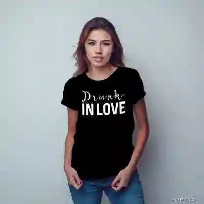 Personalisiertes T-Shirt für den Junggesellinnenabschied – Drunk in Love