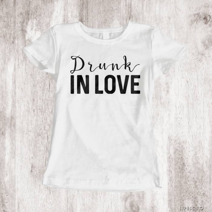 Personalisiertes T-Shirt für den Junggesellinnenabschied – Drunk in Love
