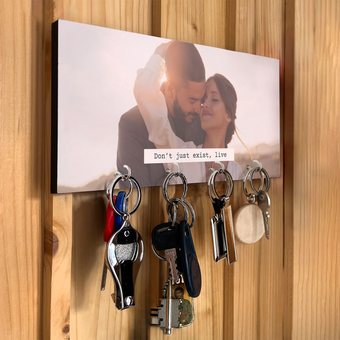 Personalisierter Schlüsselhalter – Existiere nicht nur, lebe